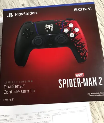 PlayStation capota caminhão para promover Marvel's Spider-Man 2