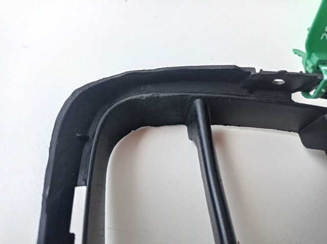 Moldura Farol De Milha Mercedes E63 Amg 2017 A 2020 Direito - Foto 3