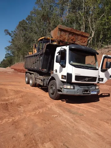 Miniatura VOLVO FH 520 BITREM 9 eixos - Feito de Madeira 