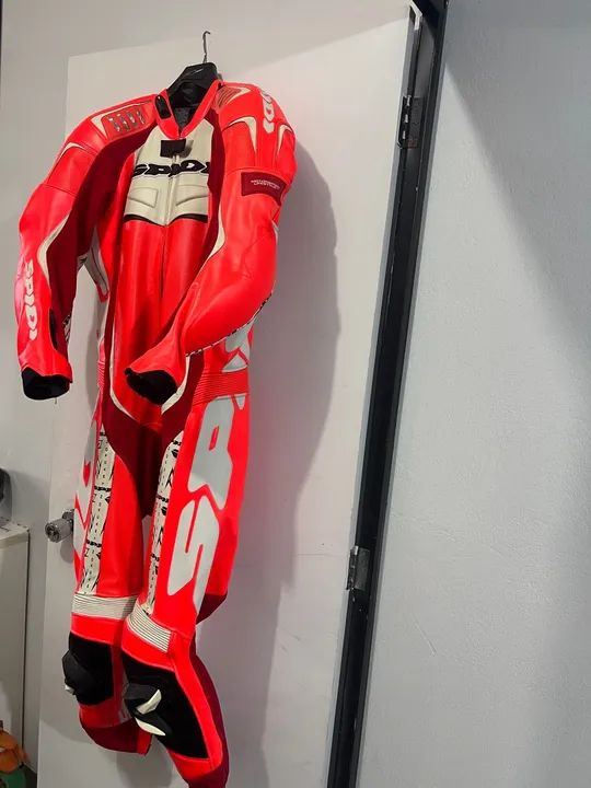 Macacão de Couro Spidi couro d canguru com camel back no cupim  - Foto 2