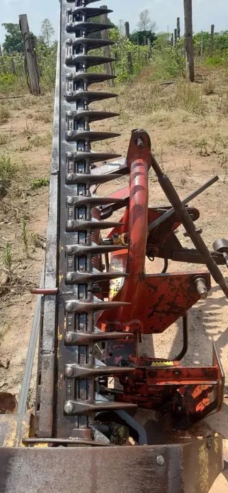 Vende-se ou troca segadeira de forragem - Foto 4
