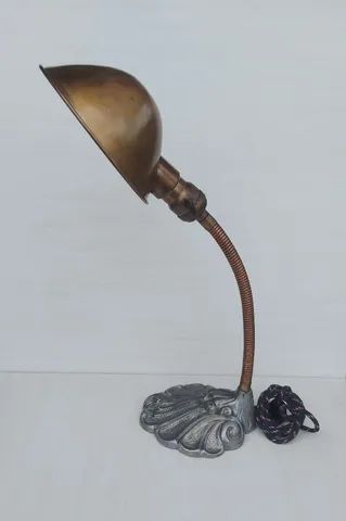 Luminária de Mesa Pescoço de Ganso  