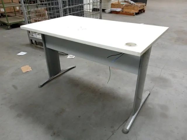 Mesa de Escritório em MDF / Aço Branco 76 cm x 120 cm x 60 cm - Foto 3