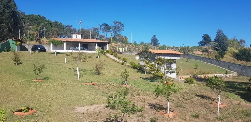 chacara atibaia 2.200m2 toda murada e gramada