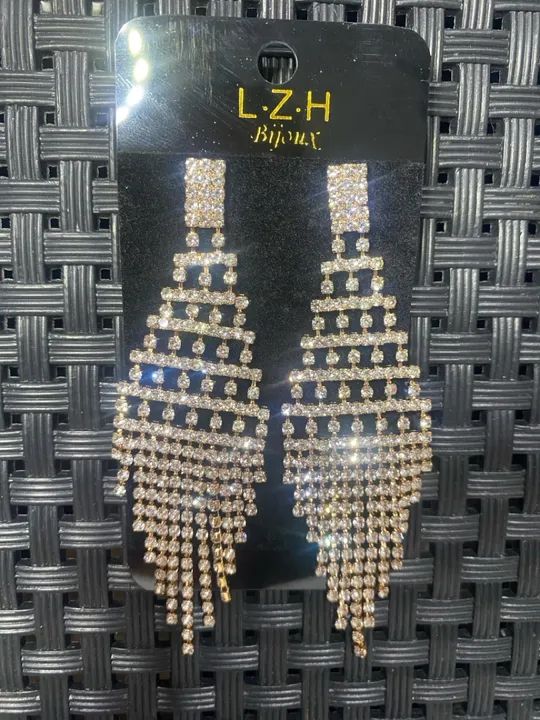 Brinco Dourado com Strass 