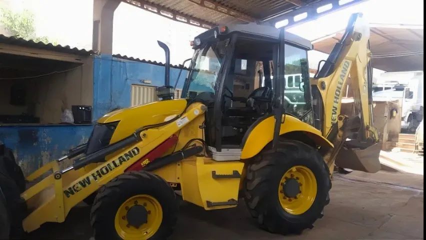 Retroescavadeira New Holland B110B ano 2015