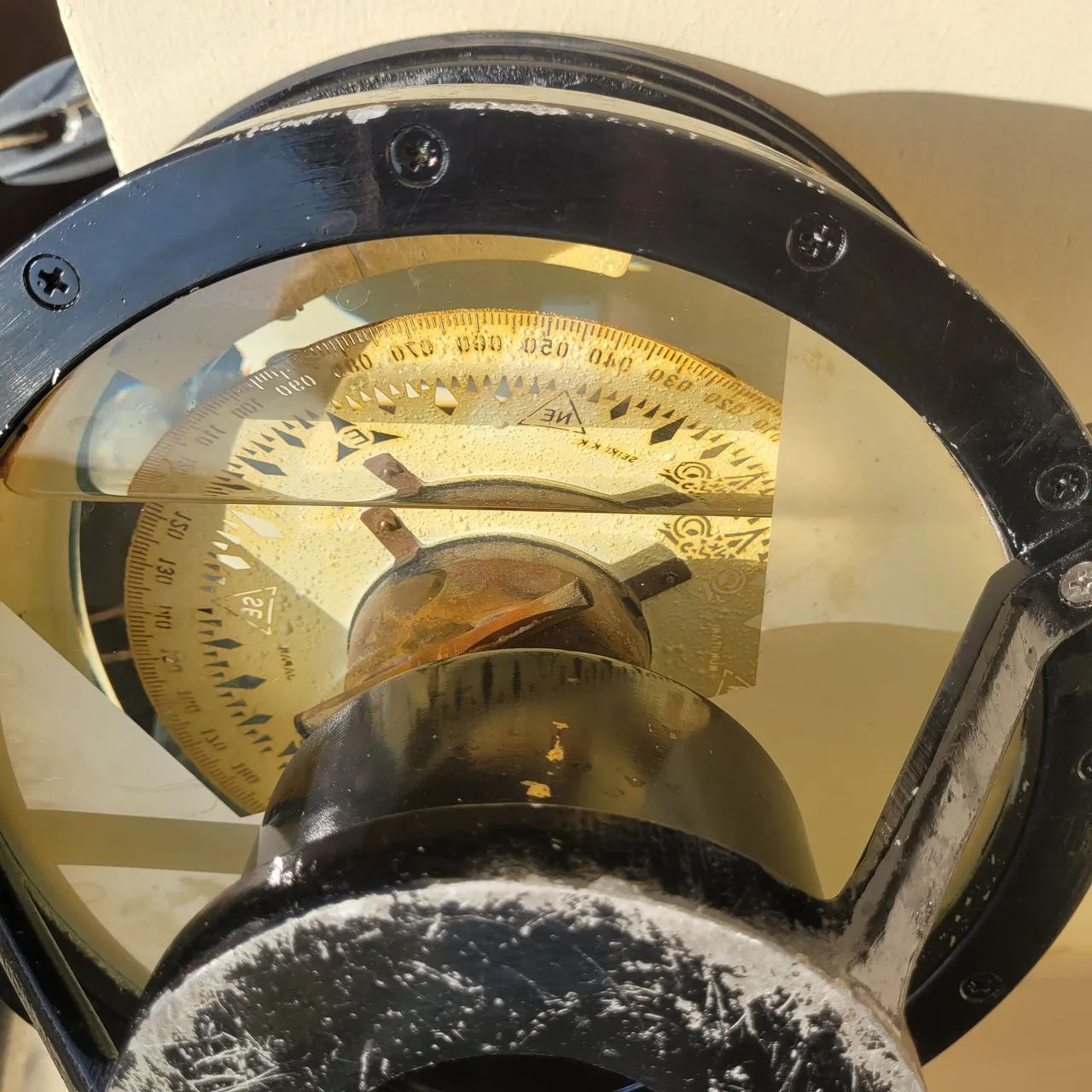 Vende se uma Busula de mavio antiga ,de Bronze vidro dos dois lados - Foto 6