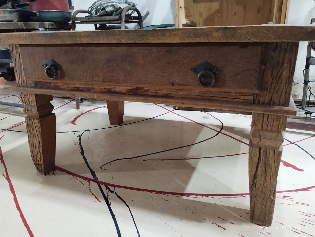Mesa de Centro Rústica em Madeira Maciça