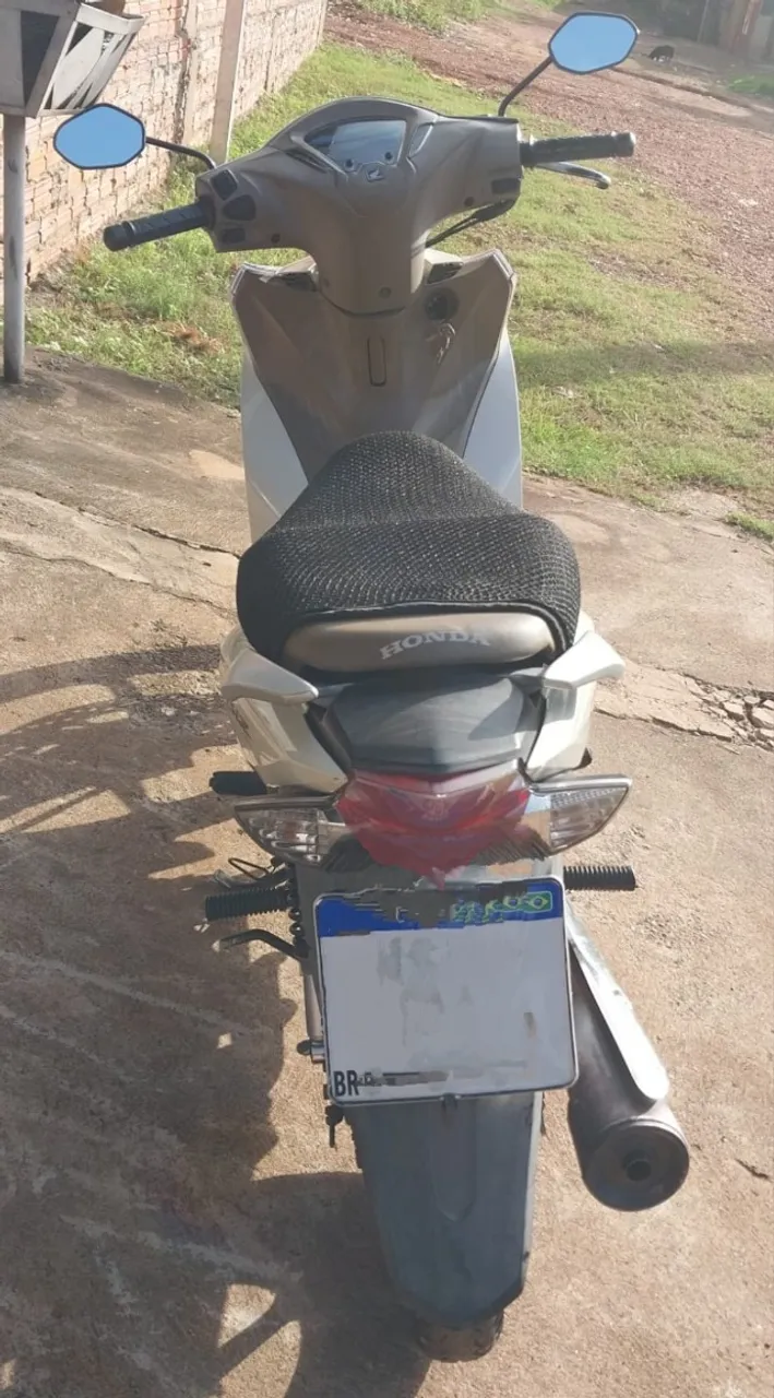 Moto Biz super econômica e bem conservada