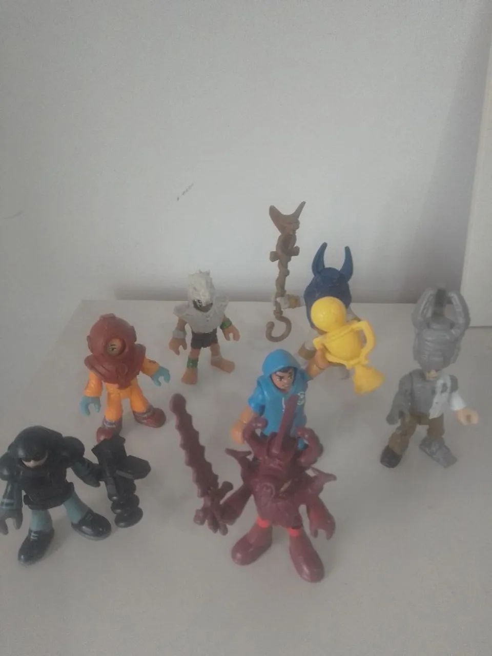 Bonecos Imaginext Fischer Price 30,00 cada 