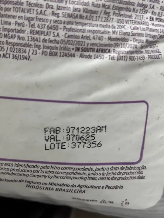 Ração gatos ambientes internos senior 10kg - Foto 2