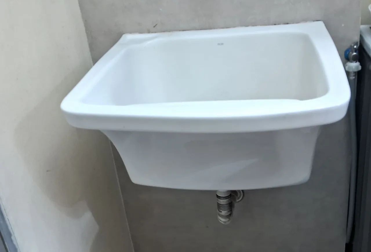 Tanque para por em lavanderia marca  Fiori 