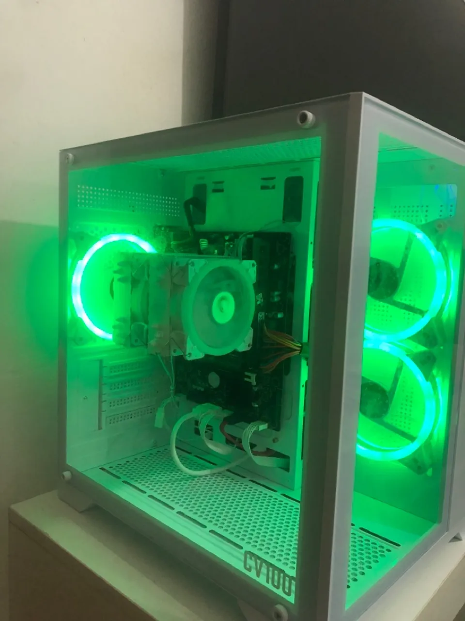 PC Gamer amd ryzen 5 4600g - Gabinete CV100 - Fan g800 white - 2x8 gb ram ssd 240gb