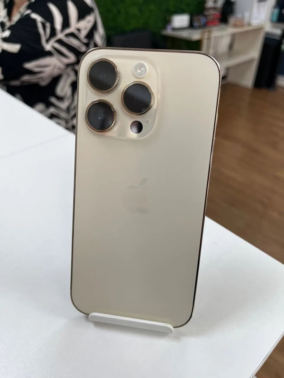 Apple iPhone 14 Pro - 256GB Gold - Celulares e Smartphones