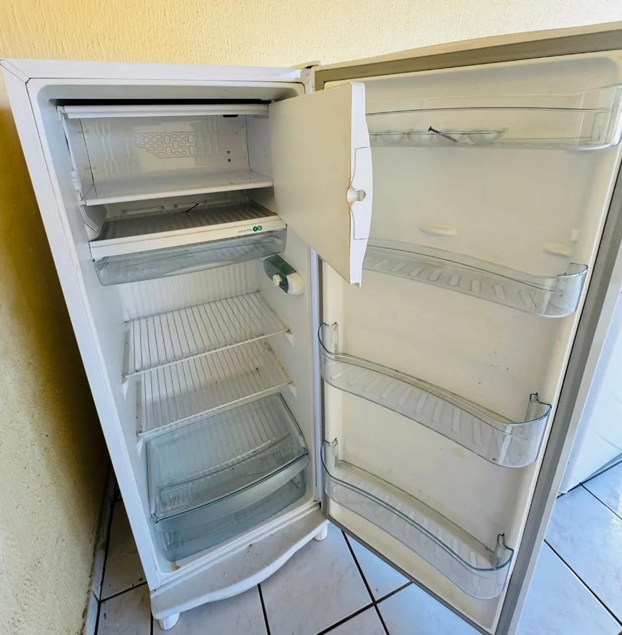 Geladeira Consul Degelo Seco 1 Porta - 276L