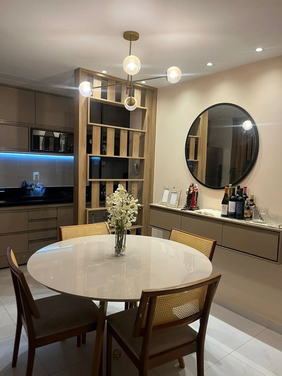 (VENDER RÁPIDO) Lustre Pendente Moderno com 5 Globos Dourado - Foto 5