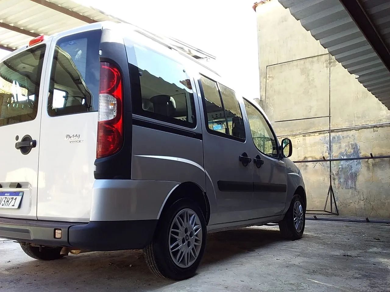 Fiat Doblo Essence 1.8 Flex 16V 5P 2021 **7 lugares - Foto 2