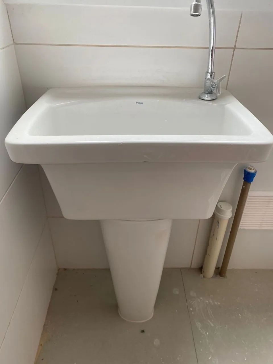 Tanque Incepa Branco + Torneira