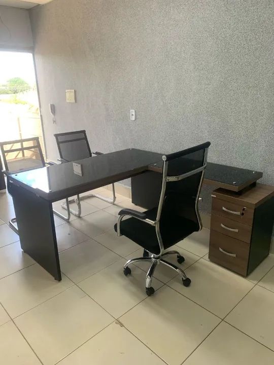 Conjunto de mesa e cadeiras de escritório - Foto 2