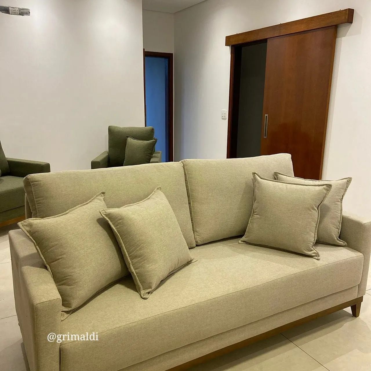 Sofá retrô Confortável com almofada de brinde 
