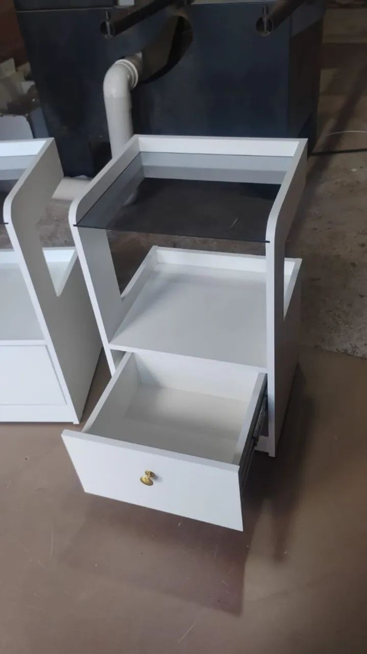 Mesa de cabeceira branca com gaveta - Foto 2