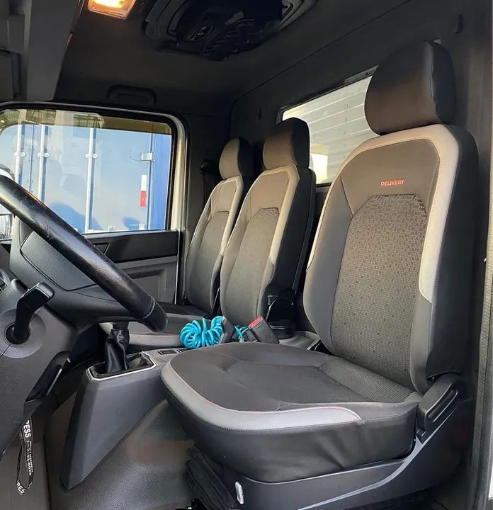 VW 11.180 baú ano 2019 - Foto 8