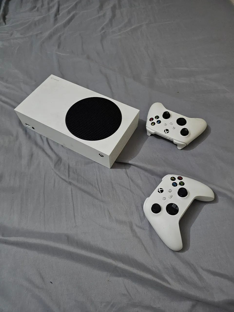 Xbox Series S - 2 controles