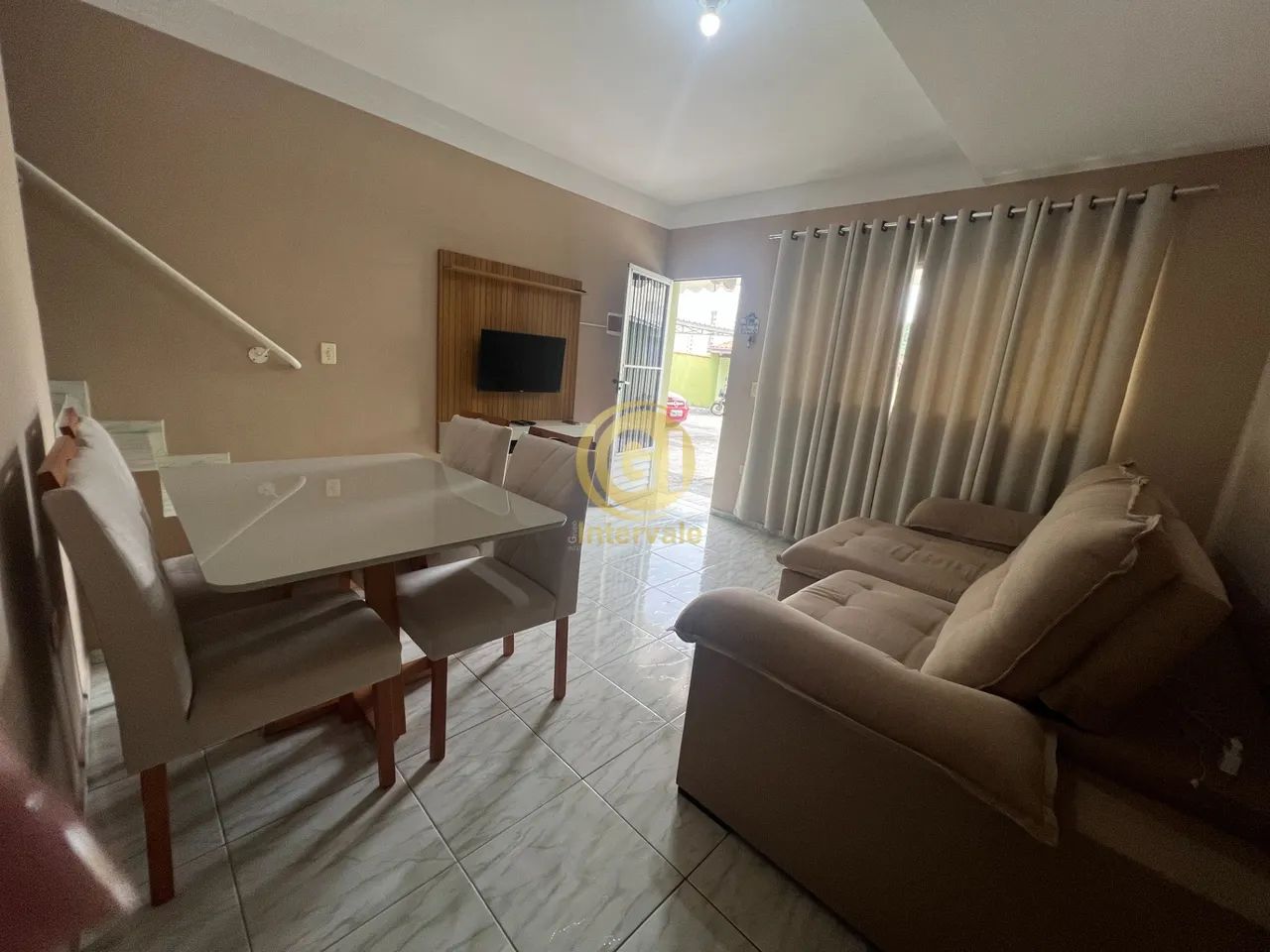 Casa a venda ao lado Villa Branca com 2 dormitorios e quintal