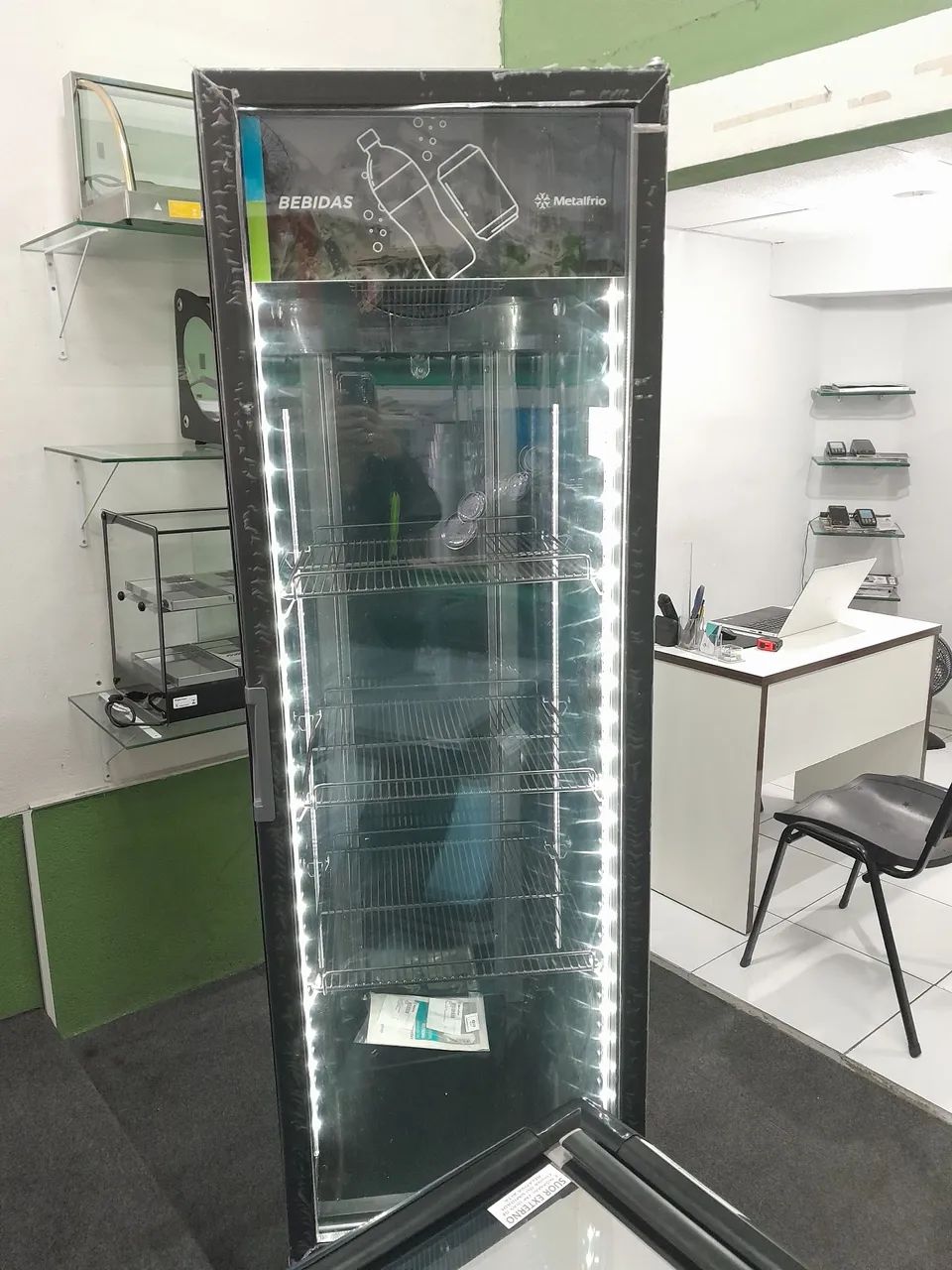 Expositora Metalfrio 334litros (Nova)