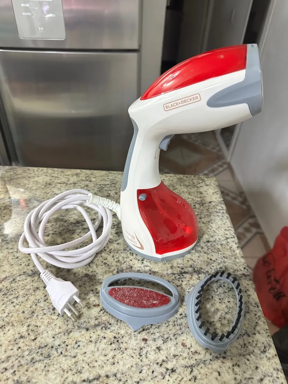 Vaporizador de roupas portátil Black+Decker