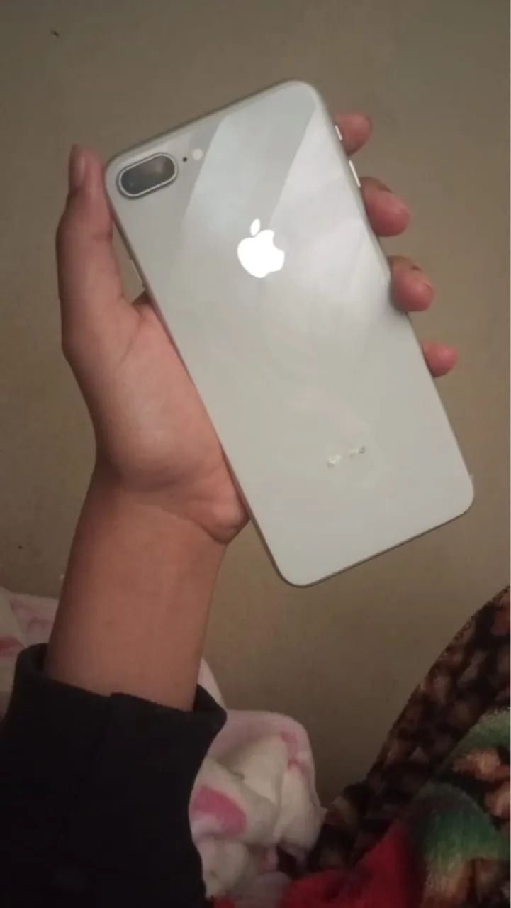 iPhone 8 Plus 64 gb preço negociável manda sua proposta !!