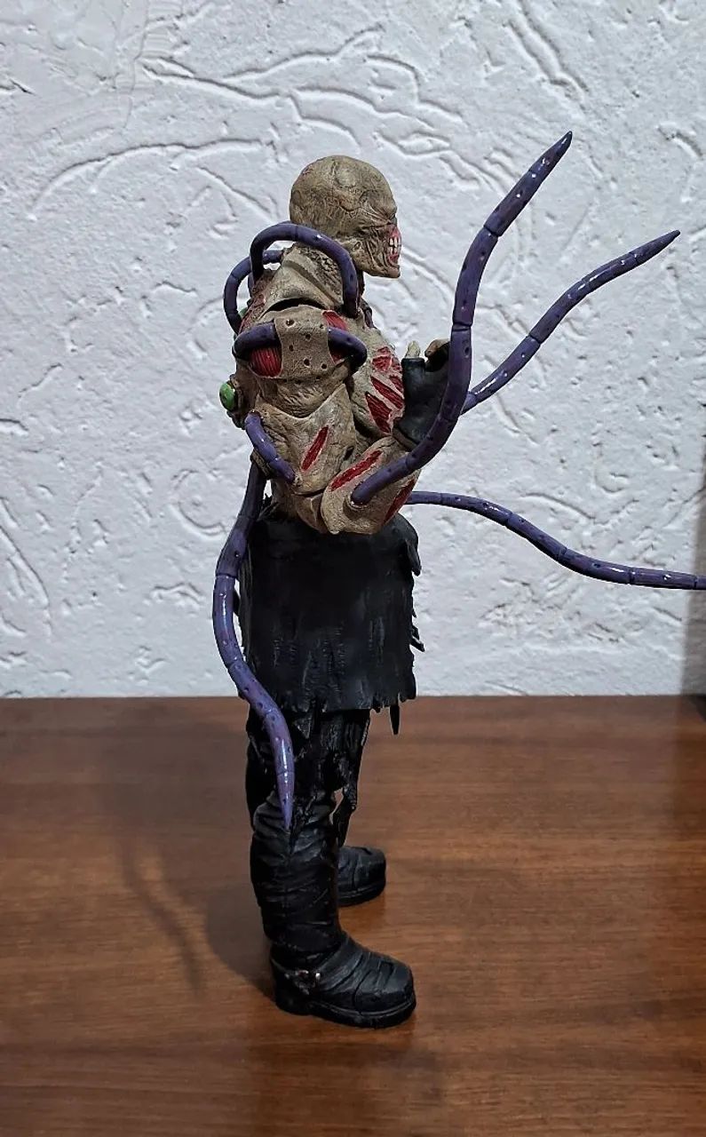 Nemesis Type 2 Resident Evil 3 Custom Action Figures - Foto 3