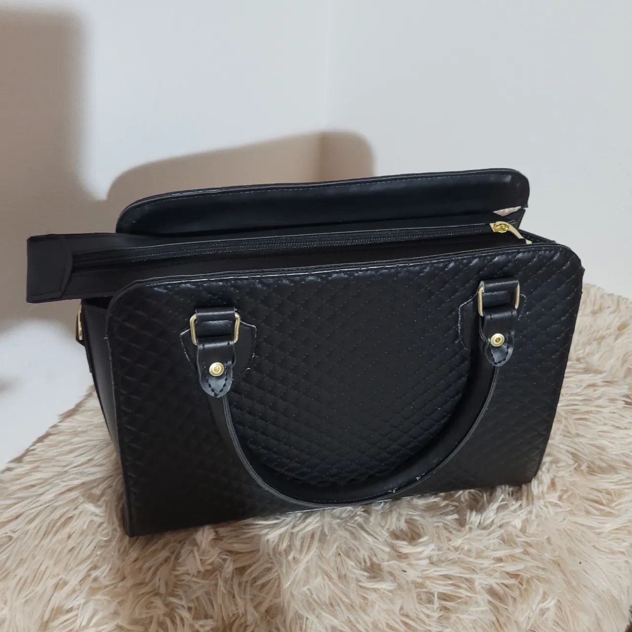 Bolsa grande de mão com alça transversal - Foto 5
