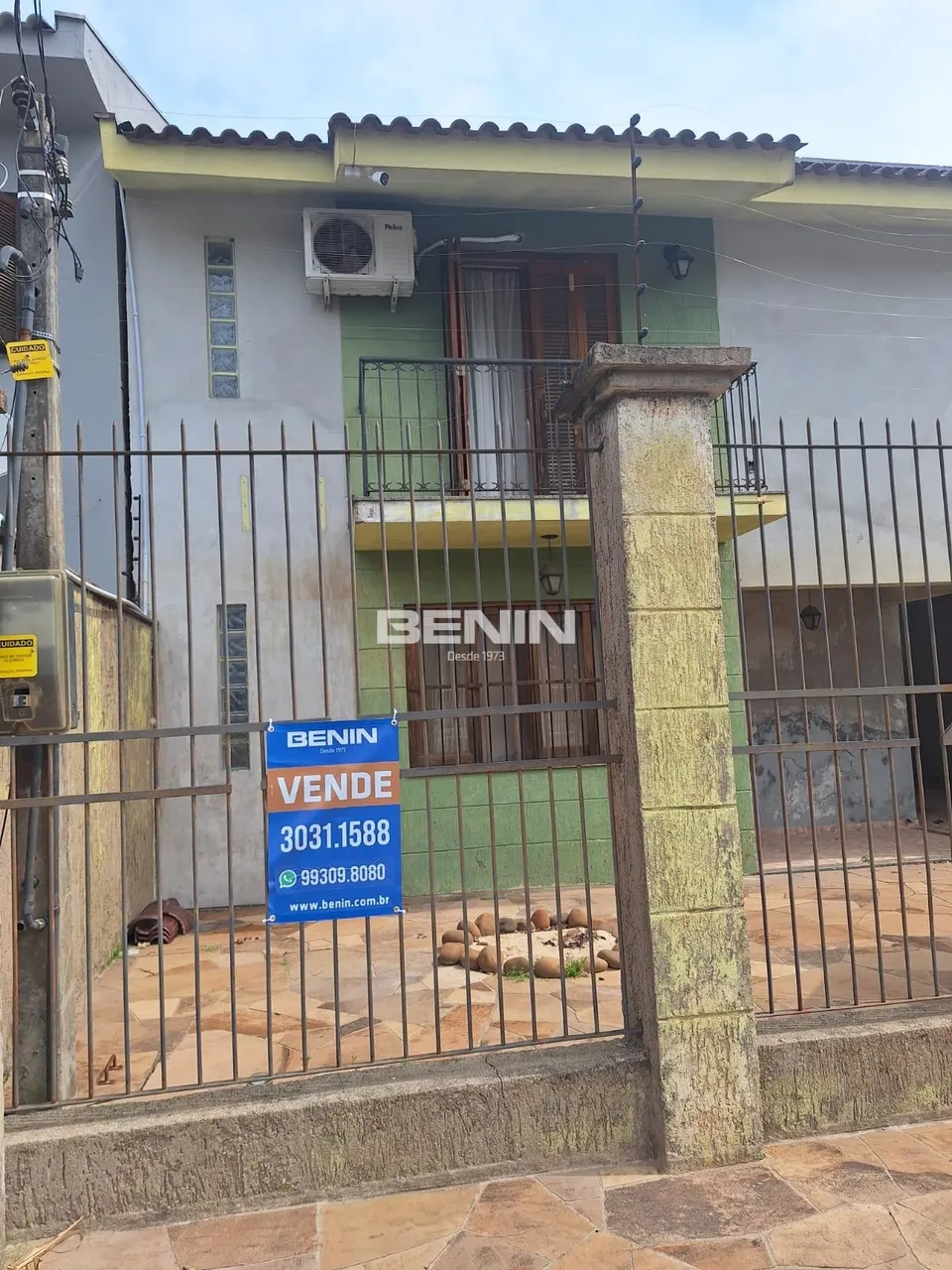 Venda de Sobrado em Canoas-RS, bairro PITANGUEIRAS com 159m² Área Const. Venda de Sobrado
