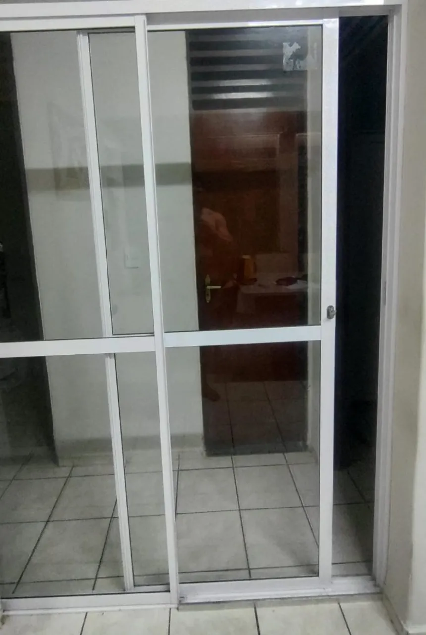Porta de correr de vidro e alumínio 2 folhas