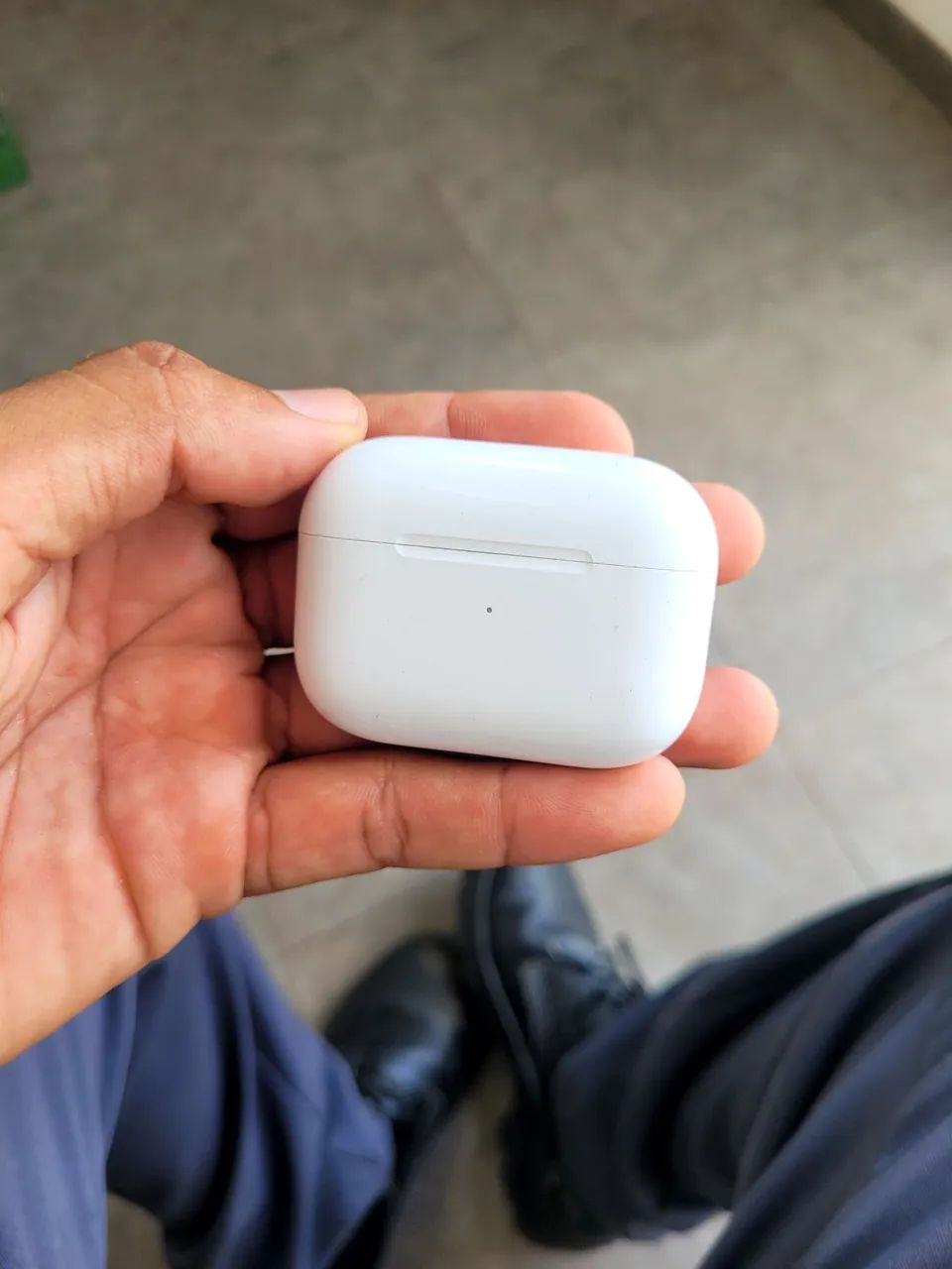 Airpods Pro com Case - Silicone Preto - Foto 4
