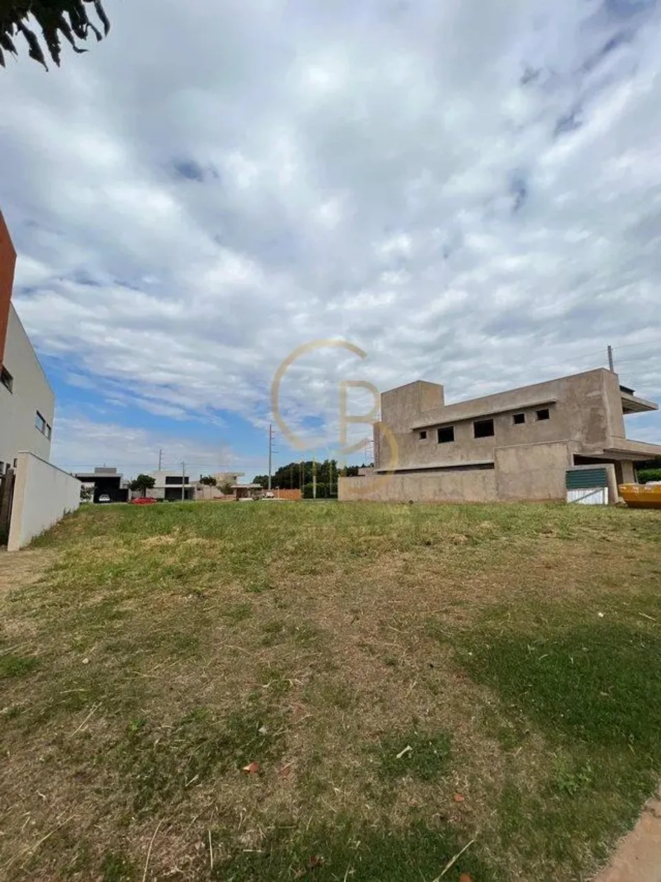 TERRENO DE 375 M² NO ALPHAVILLE IV (ÓTIMO CUSTO BENEFICIO)