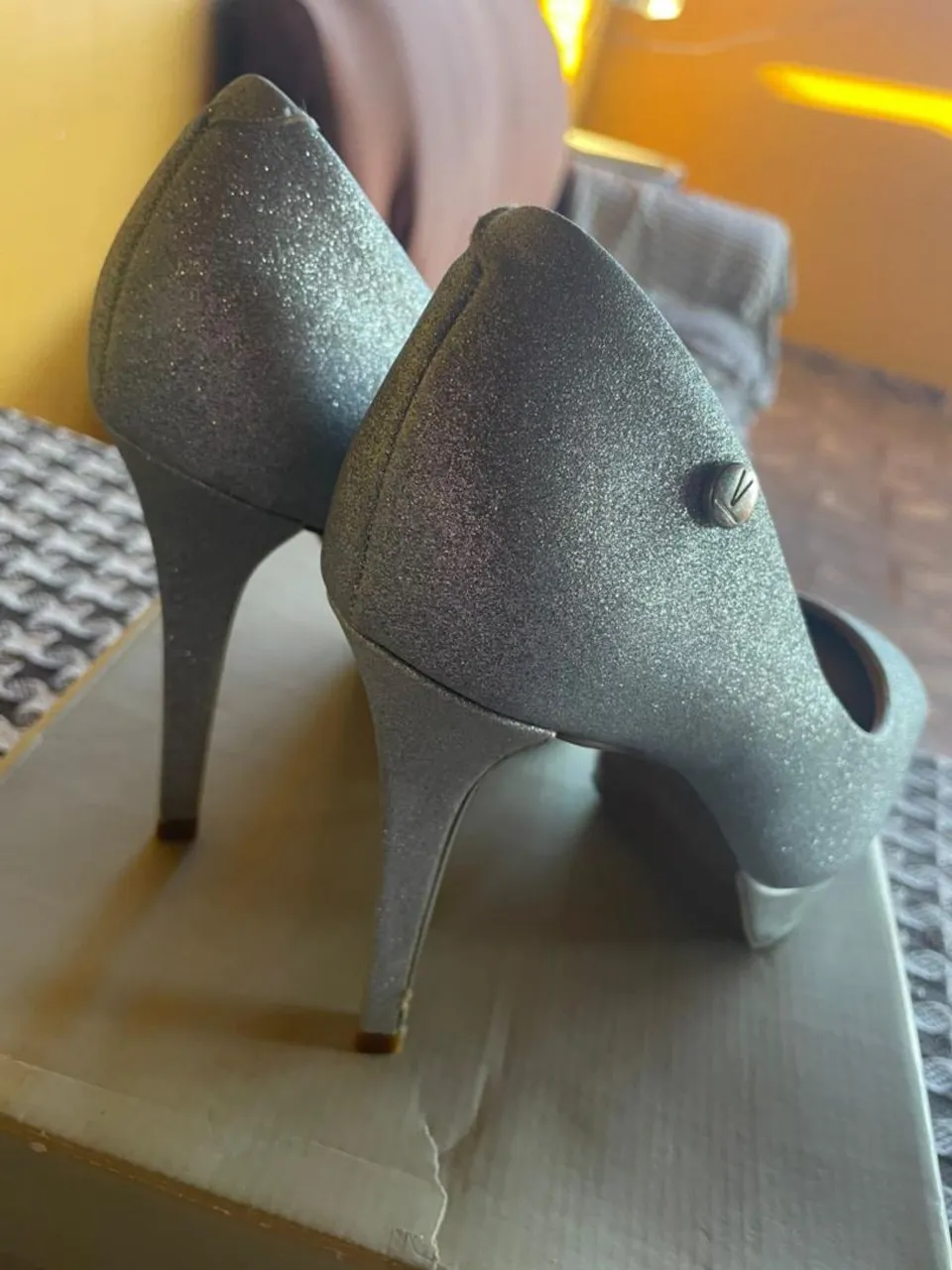 Sapatos de Salto Alto Prateados