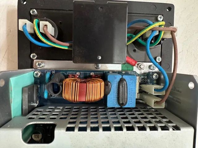 Digimod Powersoft PFC 2 115 - 230. V 50 - 60 HZ. 600 1600 watts Rms em 4 ohms  - Foto 5