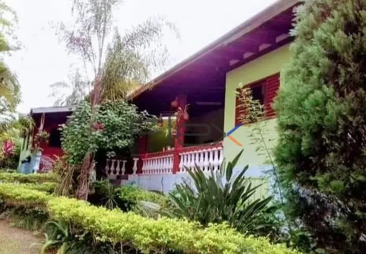 Linda Chácara a venda, com 3 quartos , 2 suites, 5200m² de área, ótima localização,