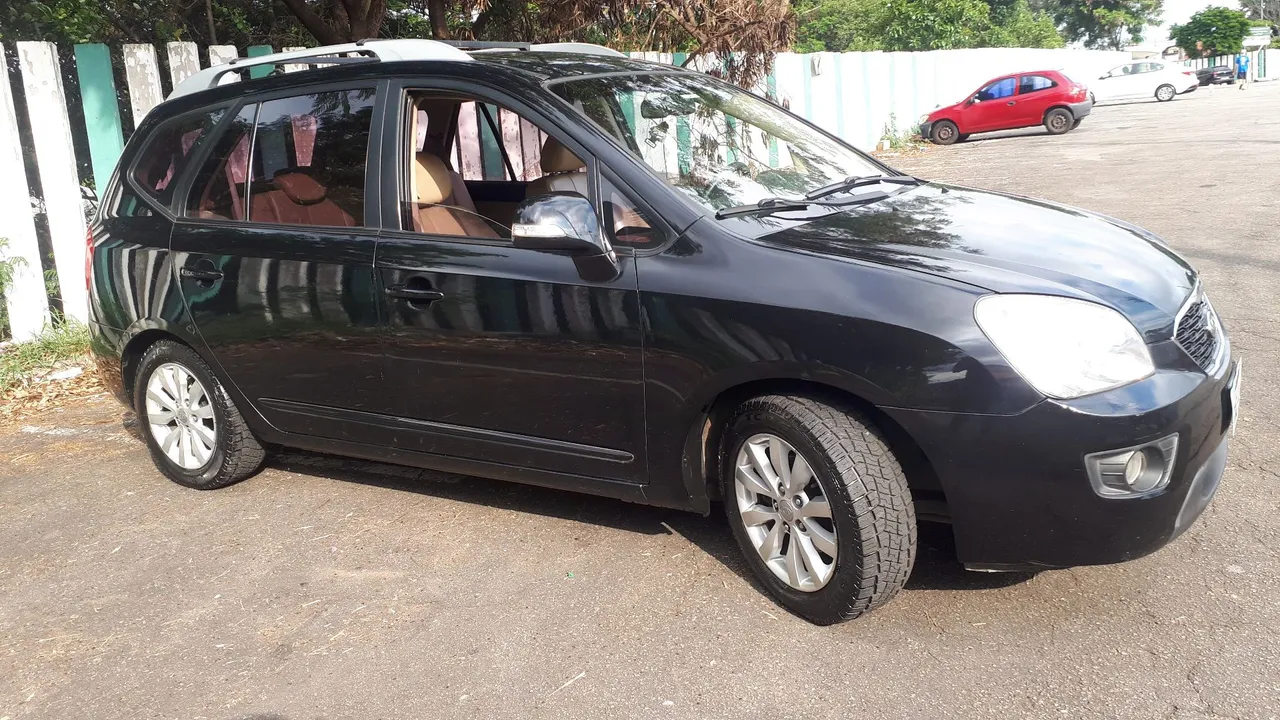 Kia Carens, carro 7 lugares para toda a família!