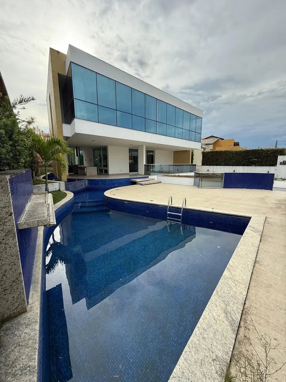 belíssima casa com 4 suítes no condomínio Aldebaran