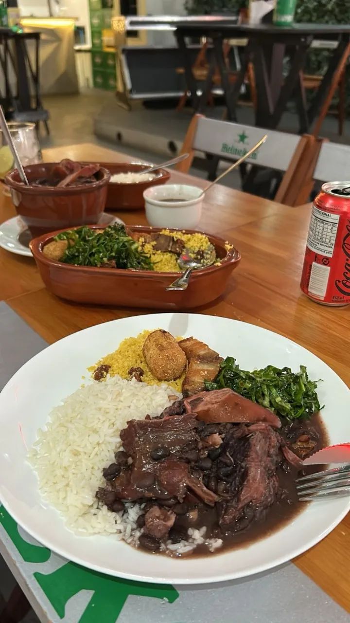 Bar/restaurante com música ao vivo