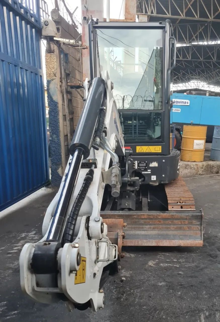 Mini Escavadeira Bobcat Mod. E26 Ano 2023 374.4h Ar + Aço - Foto 3