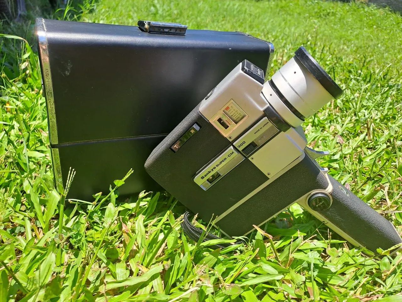 filmadora Super 8 Sankyo Super CM 300. 