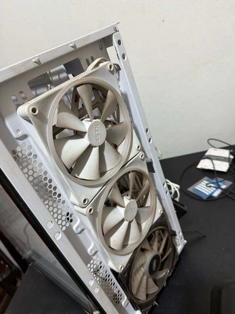 Gabinete Gamer Redragon Demolisher + fan nzxt + fan Lian li - Foto 5
