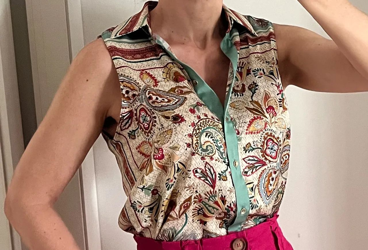 Camisa Zara Sem Manga com Botões  - Foto 3