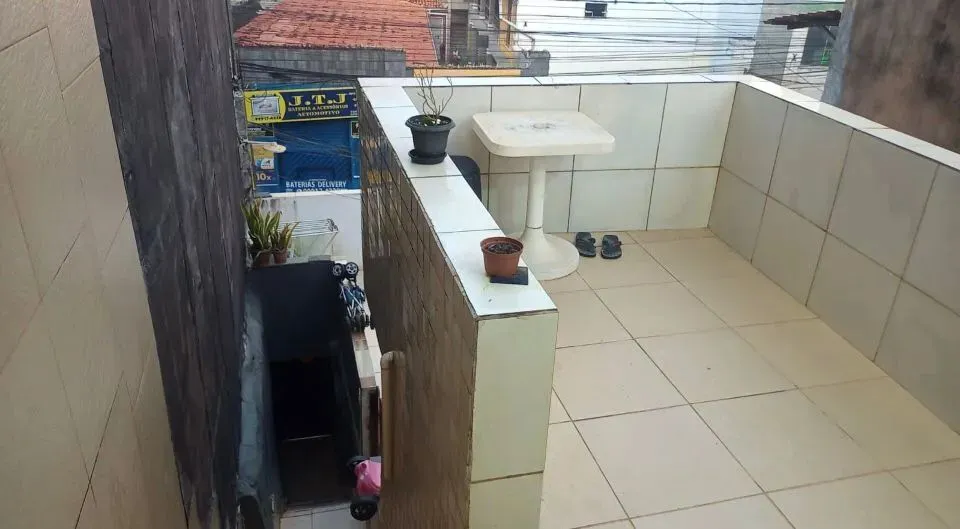 Apartamento 2/4 Orla Boca do Rio 2º Andar Próximo a Praia Varanda Suíte