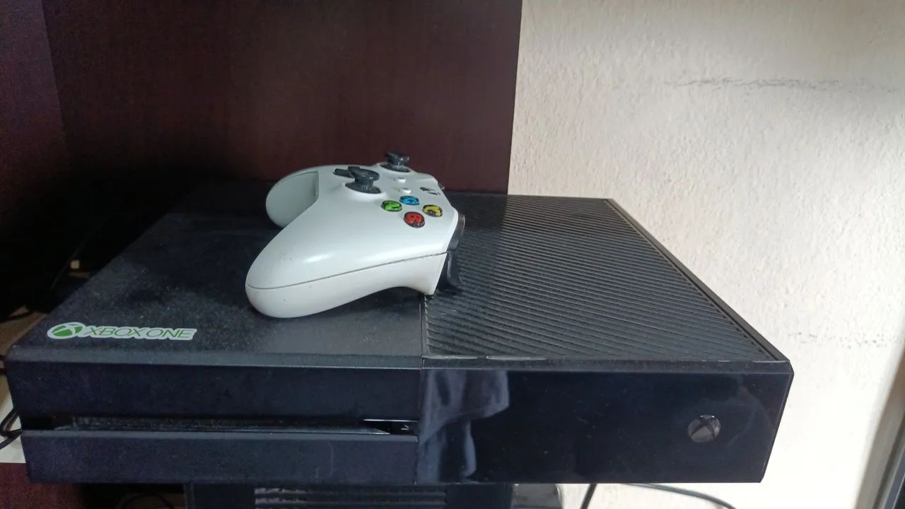 Xbox One 1TB -com caixa e tudo - Foto 4