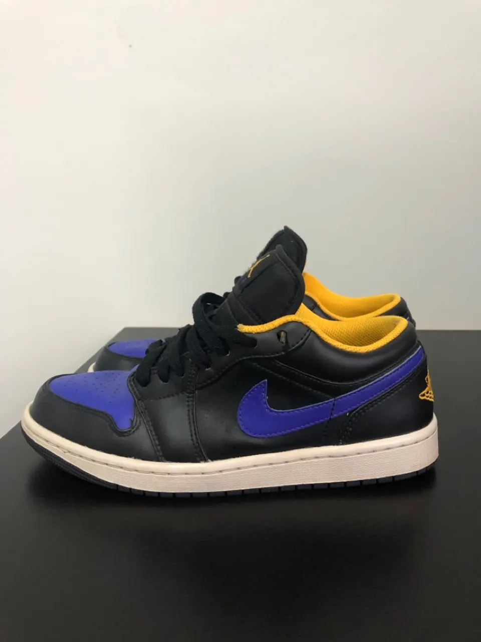 Air Jordan 1 Low Lakers